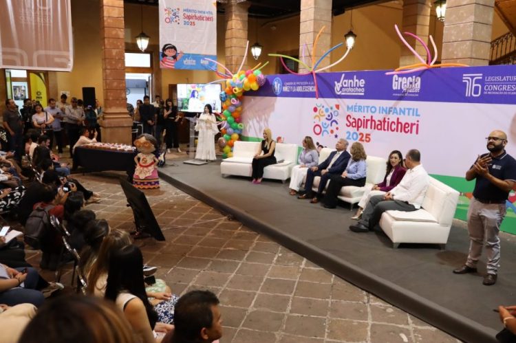 Orquesta de niñas y niños morelianos brilla en Premiación al Mérito Infantil ‘Sapirhaticheri’