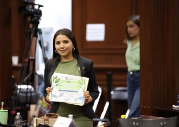 Destacada participación de Karla Citlally Navarro Cervantes en el Primer Parlamento Abierto de Liderazgo Ambiental