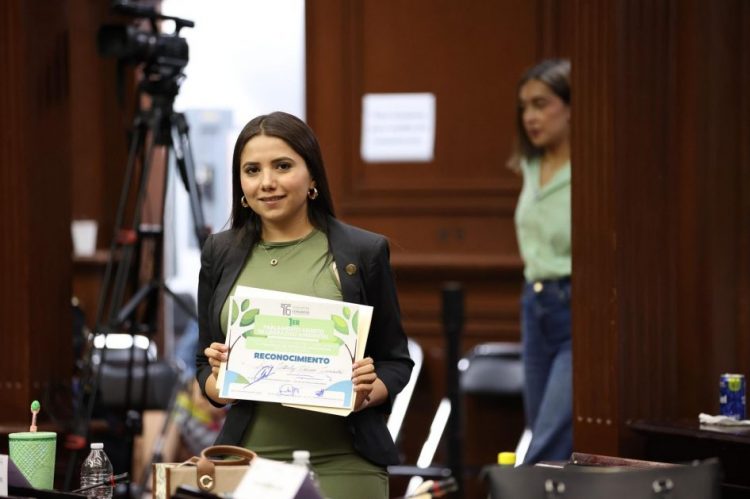 Destacada participación de Karla Citlally Navarro Cervantes en el Primer Parlamento Abierto de Liderazgo Ambiental