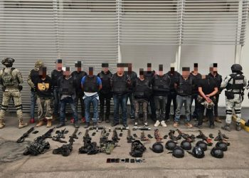 Fuerte descalabro al crimen organizado en Zinapécuaro; 17 detenidos y 14 armas largas aseguradas