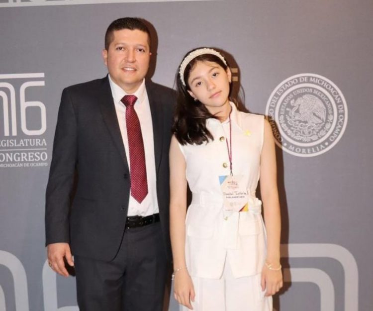 Felicita Vicente Gómez participación de Isabella Infante Rojas, en el Parlamento Infantil  2025