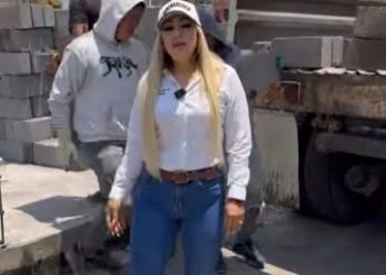 Humberto Jiménez entrega apoyos para la vivienda en Los Reyes