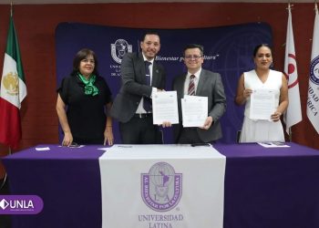 Firman convenio de colaboración Colegio Michoacano de Licenciados en Administración y la UNLA