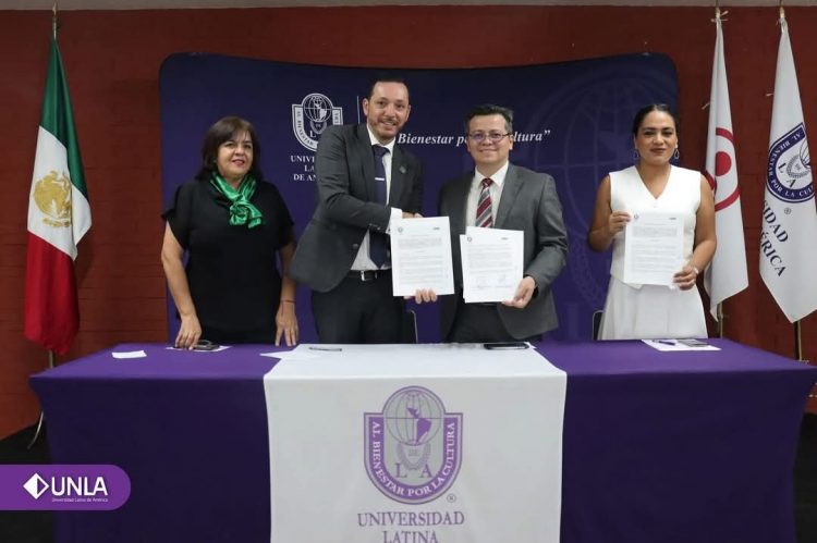 Firman convenio de colaboración Colegio Michoacano de Licenciados en Administración y la UNLA