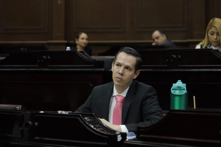 El Diputado Alfredo Anaya Presentará Iniciativa para Garantizar Visibilidad de Placas Vehiculares