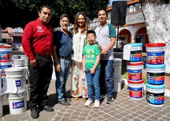 Continúa entrega de materiales a escuelas en Zacapu