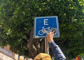 Gobierno de Morelia refuerza mantenimiento de señalética en el Centro Histórico