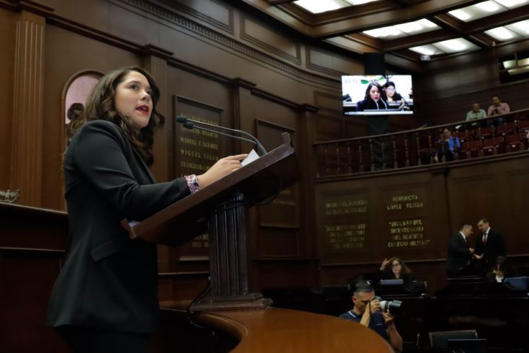 Sanciones a servidores públicos que sean omisos en atender violencia de género propone Xóchitl Ruiz