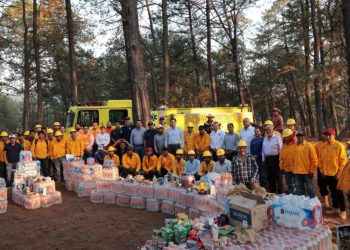 Entrega Ayuntamiento de Morelia apoyo a brigadistas contra incendios