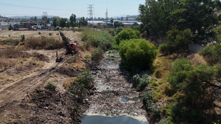 Ooapas retira importante taponamiento en el Río Grande
