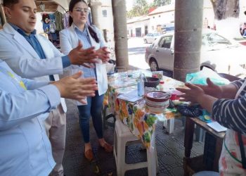 Promueve Ayuntamiento de Morelos higiene en manejadores de alimentos para prevenir enfermedades