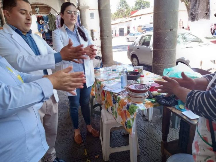 Promueve Ayuntamiento de Morelos higiene en manejadores de alimentos para prevenir enfermedades