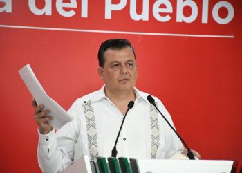 Lujo y opulencia solo entre los dirigentes de Morena: Memo Valencia