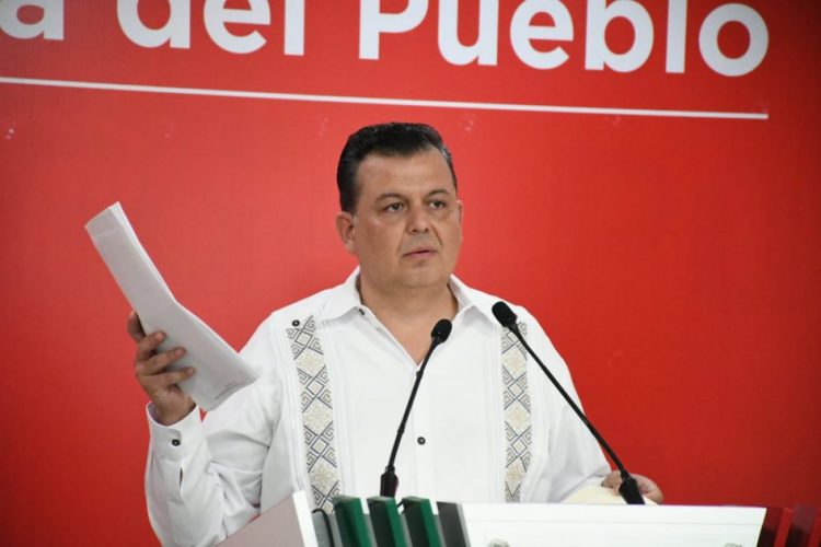 Lujo y opulencia solo entre los dirigentes de Morena: Memo Valencia