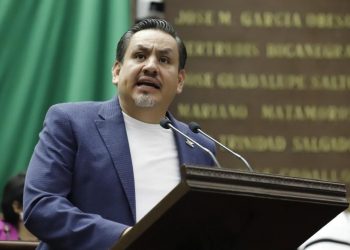 Conceden licencia por tiempo indefinido para separarse de su cargo como diputado local a Víctor Manríquez González
