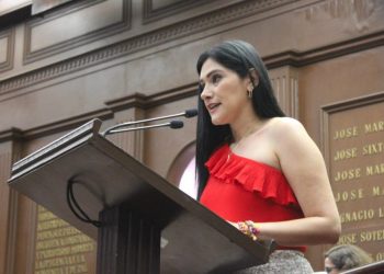 Firme, compromiso con la niñez michoacana: Diana Espinosa