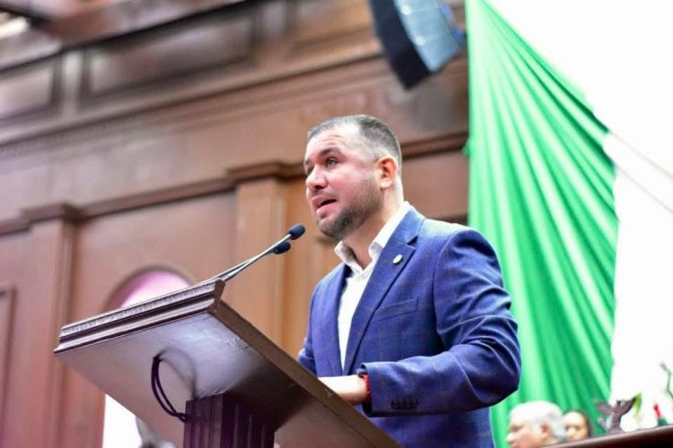 Propone Reyes Galindo el nombre de “Porfirio Muñoz Ledo” al área de estudios legislativos del Congreso de Michoacán