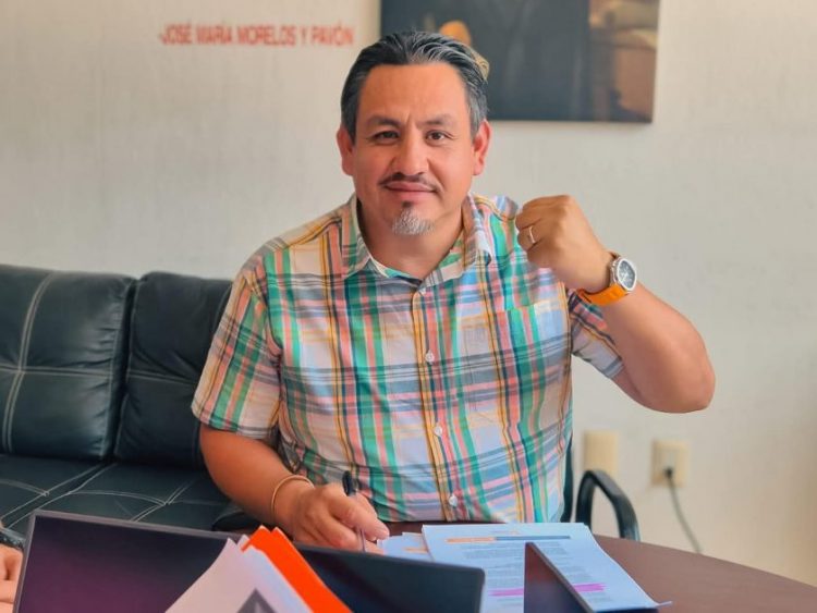 Las y los maestros son clave en el desarrollo del país, necesario reconocer su valor: Víctor Manríquez