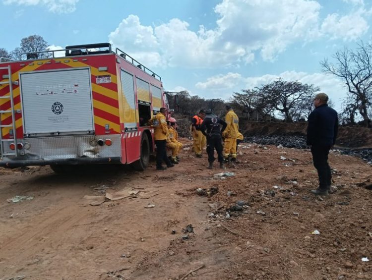 Ayuntamiento de Morelos actúa con prontitud ante nuevo incendio en basurero municipal y se logra erradicar el fuego