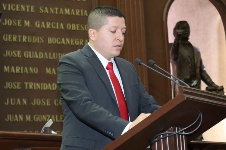 Vicente Gómez presenta iniciativa para regular contaminación auditiva