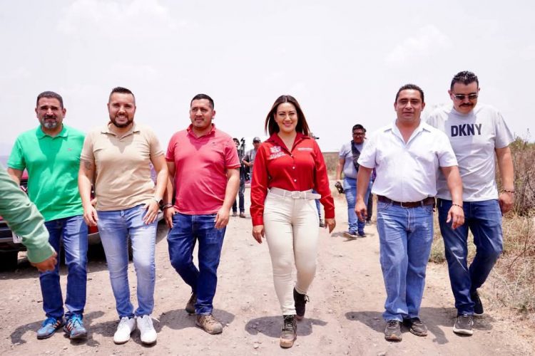 Mónica Valdez, dio el arranque al reencarpetamiento en Tariácuri