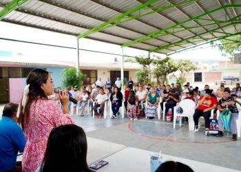 Mónica Valdez visita y apoya a la escuela primaria “Wenceslao Victoria”