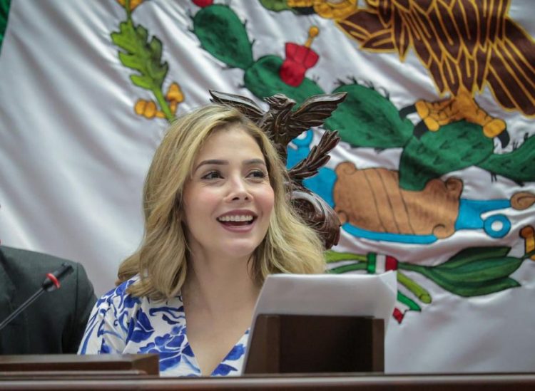 Exhorta Brissa Arroyo a impartir educación de calidad en todos los niveles