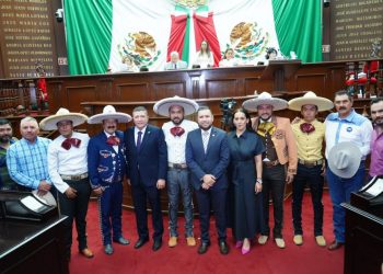 Impulsa Reyes Galindo iniciativa para considerar  Patrimonio Cultural de Michoacán a la charrería y a las cabalgatas
