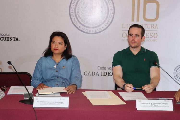 Desde tribuna, Eréndira Isauro llama a sus compañeras y compañeros a defender derechos de los migrantes