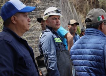 Adolfo Torres encabeza trabajos de mantenimiento en el canal de Cointzio