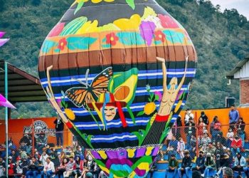 Una algarabía de colores estallará en el cielo de Paracho durante el festival de globos de cantoya