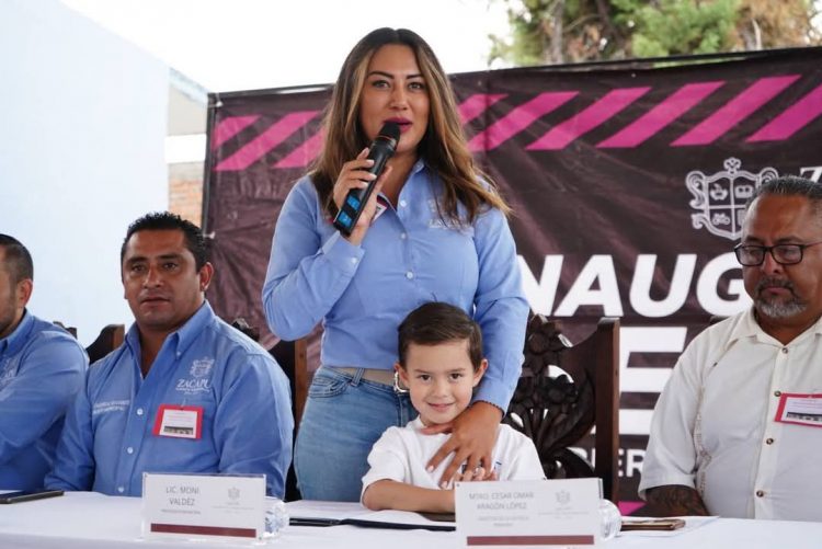 Cumple Gobierno de Zacapu e inaugura techumbre en primaria Ricardo Flores Magón en La Escondida