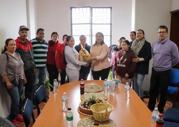 Será Alma Mireya González madrina de generación en Sanambo