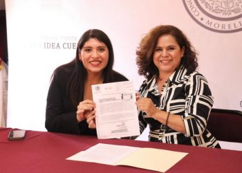Entrega Seimujer iniciativa a Diputada Melba Albavera para uso de uniformes neutros en escuelas de Michoacán