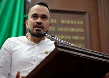 Exhorta Hugo Rangel garantizar acceso universal al agua potable en escuelas