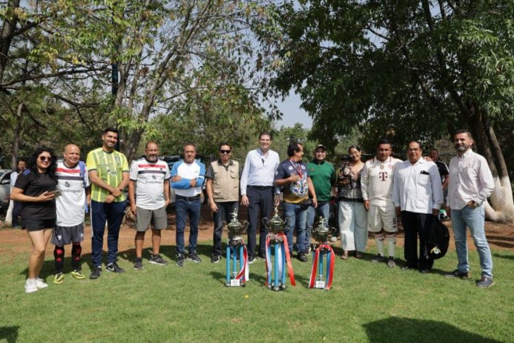 Llama Alfonso Martínez a periodistas a defender la libertad de expresión