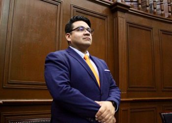 Toño Carreño condena enérgicamente detención de migrantes en Estados Unidos