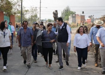 Alfonso Martínez supervisa trabajos de desazolve en dren Arroyo de Tierras