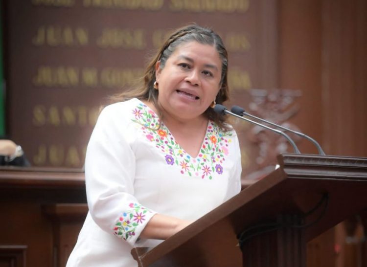 Condena Belinda Iturbide violencia contra los migrantes mexicanos y michoacanos