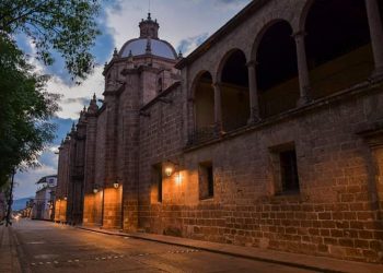 El Conservatorio de las Rosas en Morelia, invita a postular al Premio Eréndira 2025