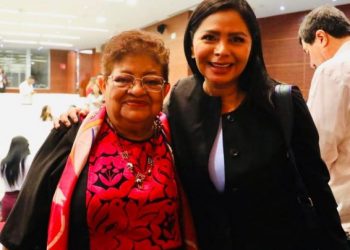 Araceli Saucedo Reyes sostiene encuentro con Ernestina Godoy
