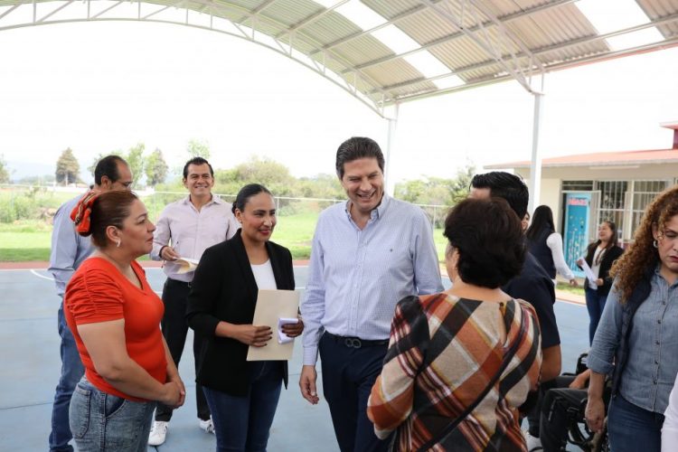 Entrega Alfonso Martínez, nuevos apoyos para la niñez moreliana