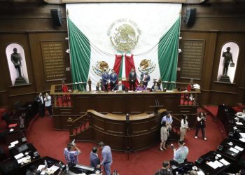 Busca 76 Legislatura reducir circulación de camiones de carga con doble remolque o semirremolque en carreteras