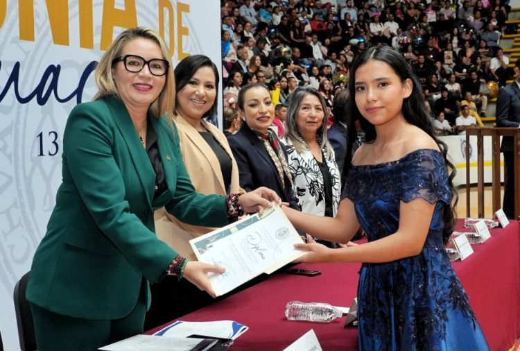 Pase por Excelencia Académica beneficio directo para las y los estudiantes del Bachillerato Nicolaita