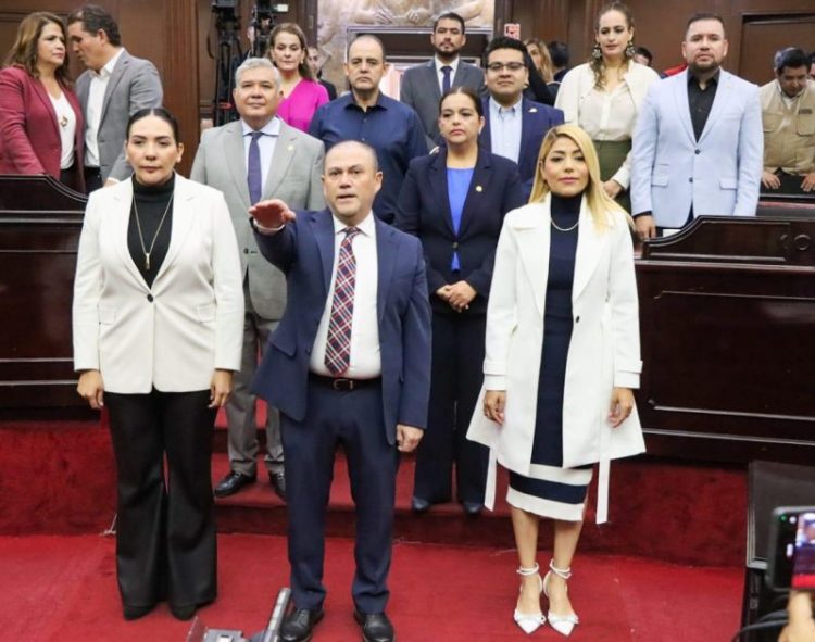 Toma protesta Marco Antonio Bravo como Auditor Superior de Michoacán