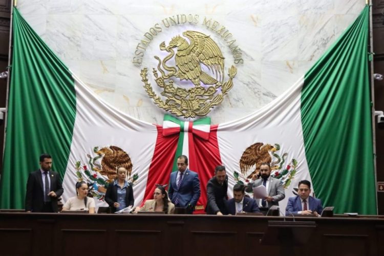 Mujeres operadoras de transporte público, por Ley deberán tener mismas condiciones laborales que los hombres: 76 Legislatura