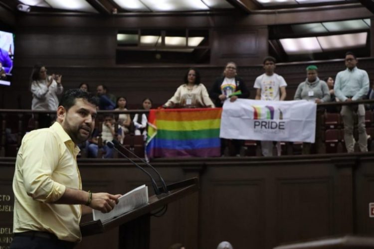 Octavio Ocampo presenta iniciativa para la formación y empoderamiento de la comunidad LGBTTTIAQ+