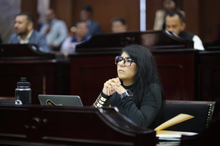 Propone Vanhe Caratachea llevar educación ambiental forestal a las aulas de Michoacán