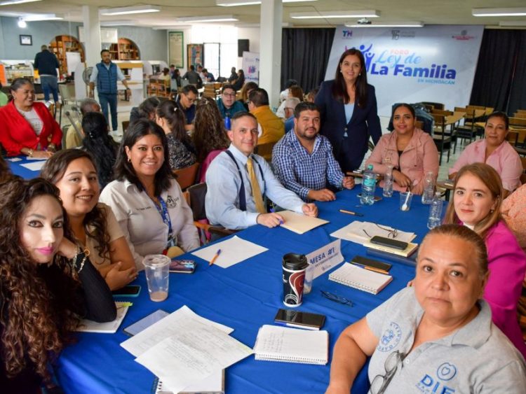 Tere Herrera realizó el tercer foro para la construcción de la Ley de Familia en Michoacán
