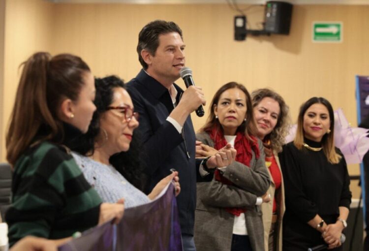 Gobierno de Alfonso Martínez presentó charla de Olimpia Coral contra violencia digital